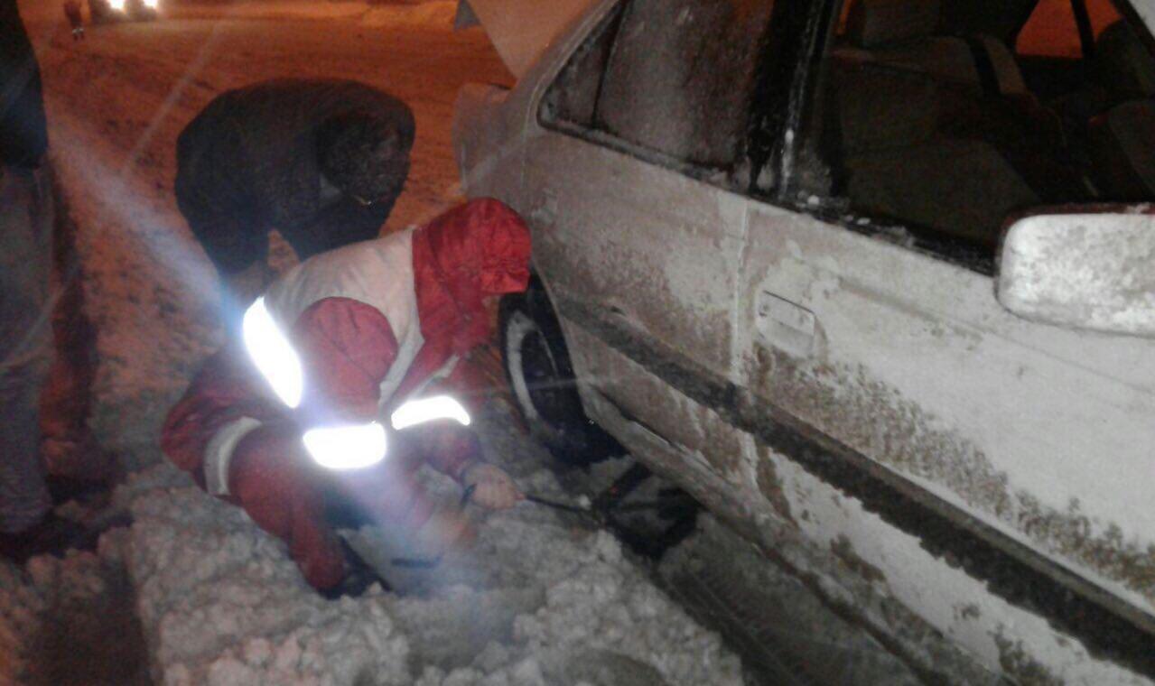 امدادرسانی به 59 مسافر در راه مانده براثر برف و کولاک