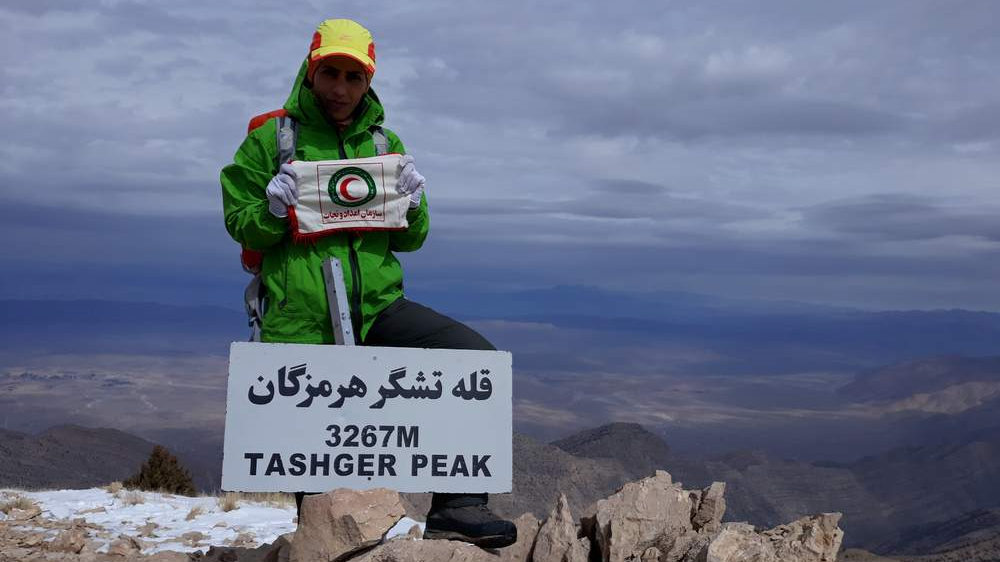 بانوی کوهستانی هلالاحمر، صلح را از 31 قله بلند ایران فریاد میزند