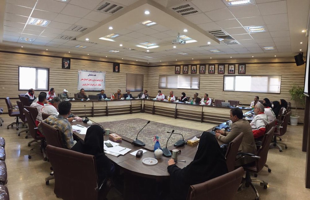 برگزاری نشست طرح توانمندسازی و تحول اجتماع محور محلات کم برخوردار در هلال احمر قزوین