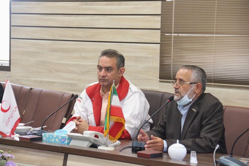نشست اعضای شورای شهر قزوین با مدیر عامل جمعیت هلال احمر به مناسبت هفته هلال احمر