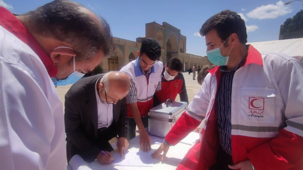 بازدید نماینده مردم استان قزوین در مجلس شورای اسلامی از فعالیتها و اقدامات جمعیت هلال احمر در نماز جمعه