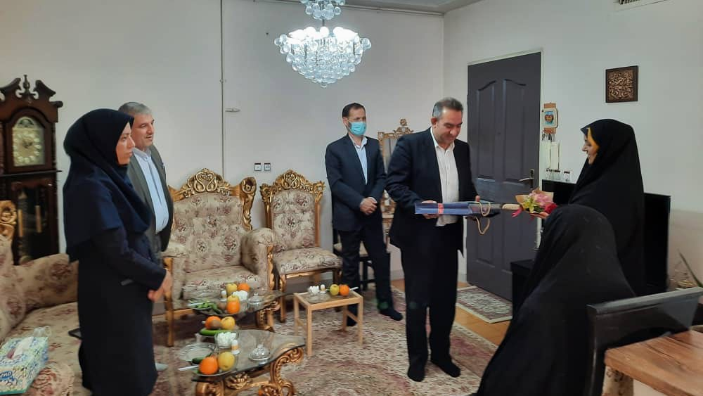 تجلیل از خانواده امدادگر مدافع سلامت در قزوین به مناسبت هفته هلال احمر