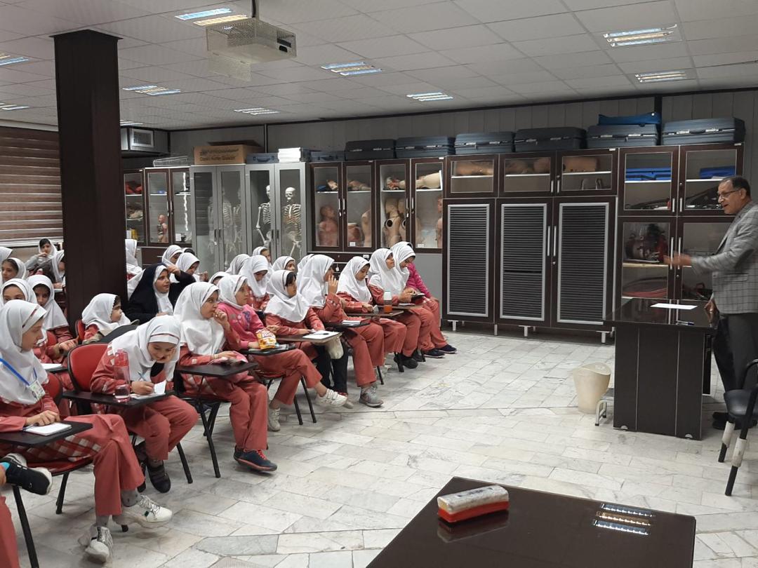 آشنایی با مخاطرات رایج در مدارس به تعدادی از دانش آموزان ابتدایی آموزش داده شد